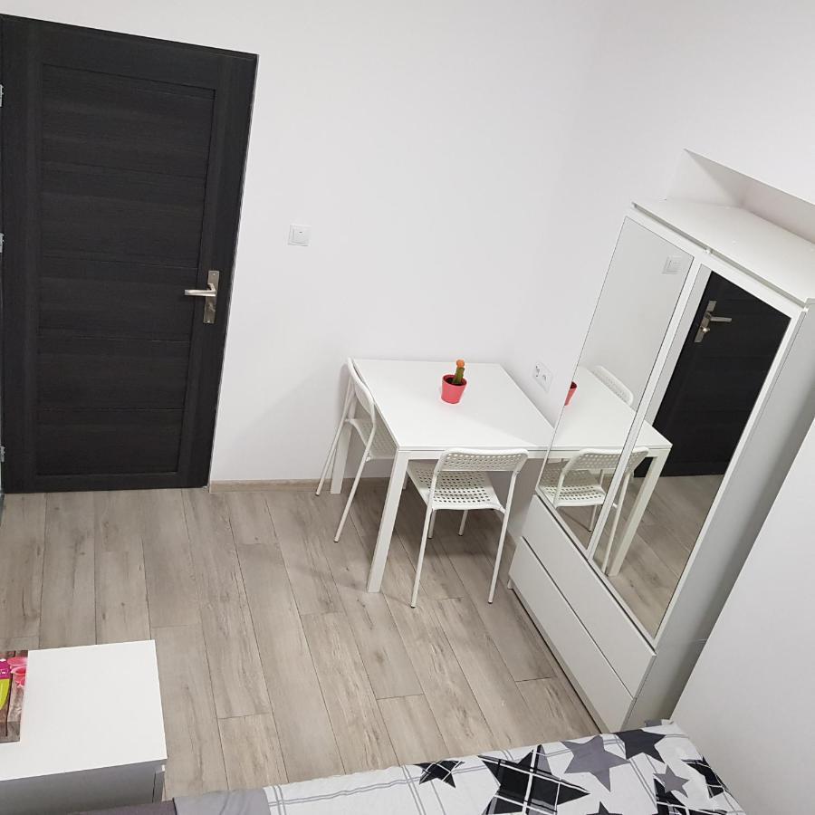 Mirrorroom Pl Downtown Varsovie Extérieur photo